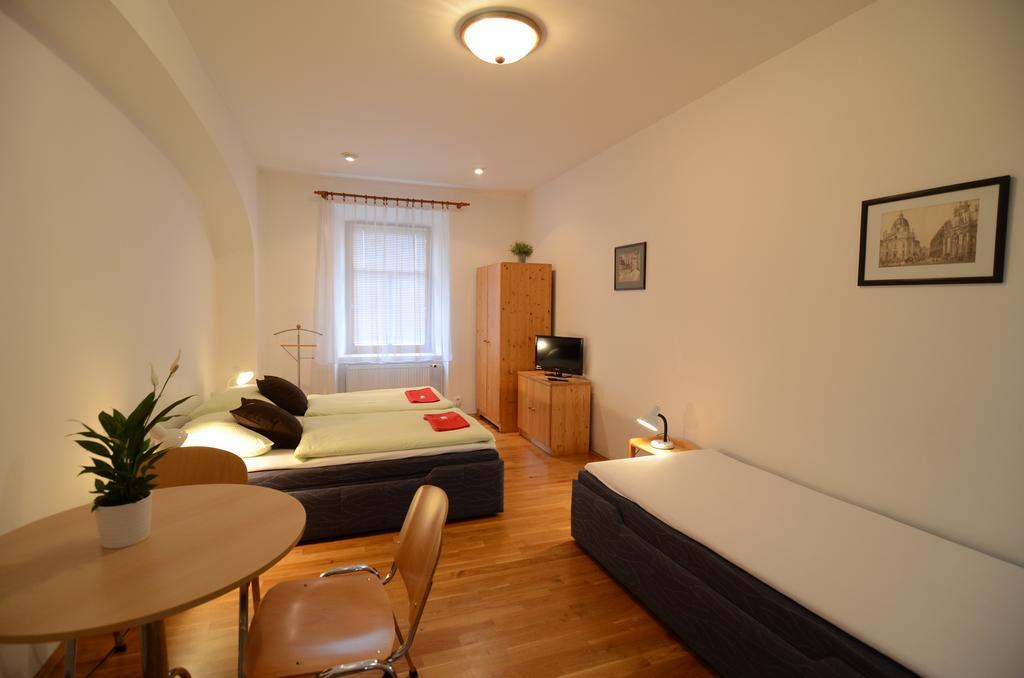 Apartments Karlin Прага Номер фото