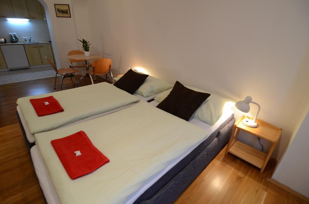 Apartments Karlin Прага Номер фото