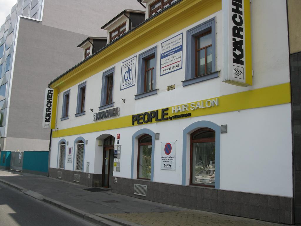 Apartments Karlin Прага Экстерьер фото