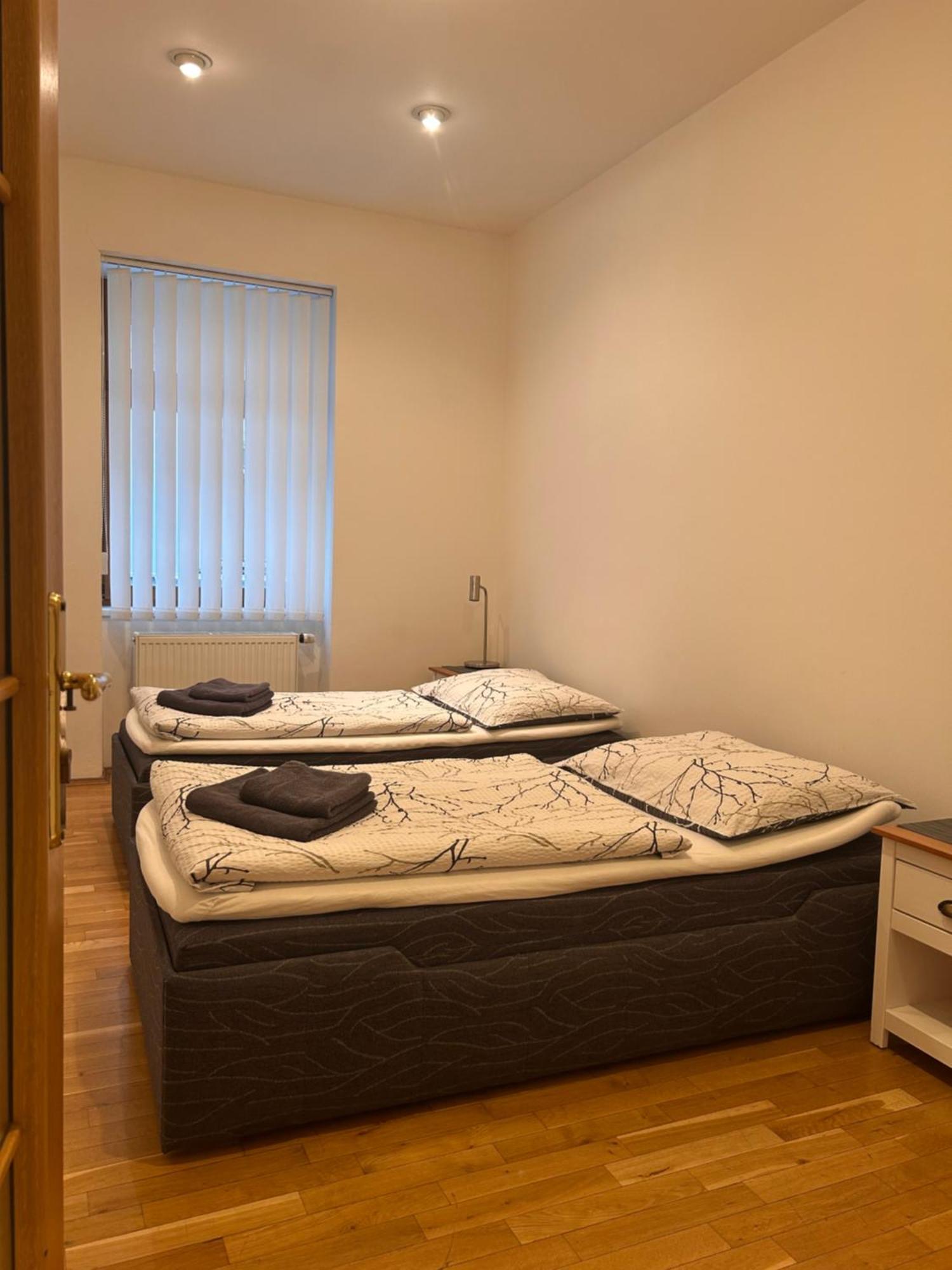 Apartments Karlin Прага Экстерьер фото
